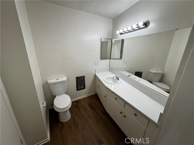 Foto del edificio - 475 E Cypress Ave