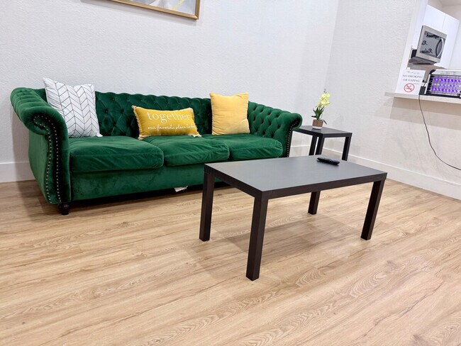 Foto del edificio - 20423 NW 29th Pl