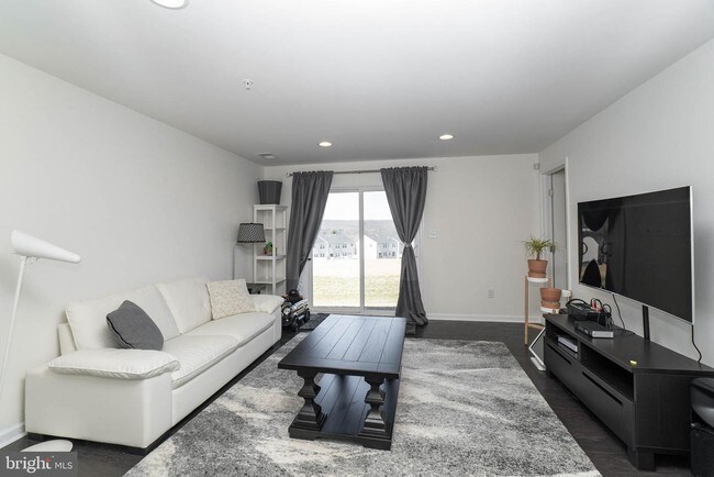 Building Photo - 131 Cricket Dr