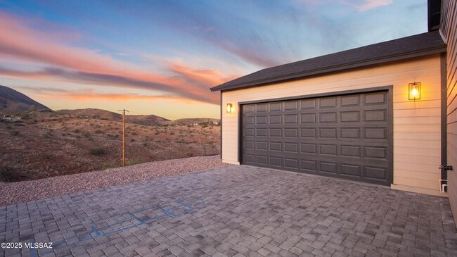 Building Photo - 1251 Avenida Gandara