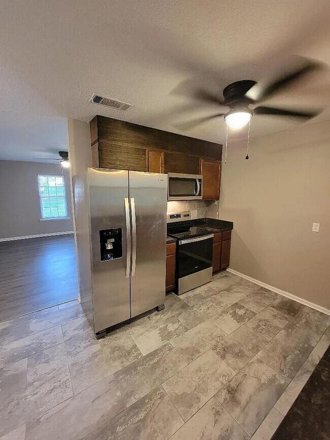 Foto del edificio - 19 Pinewood Ct
