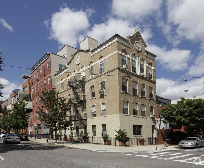 Primary Photo - 120 Boerum Pl