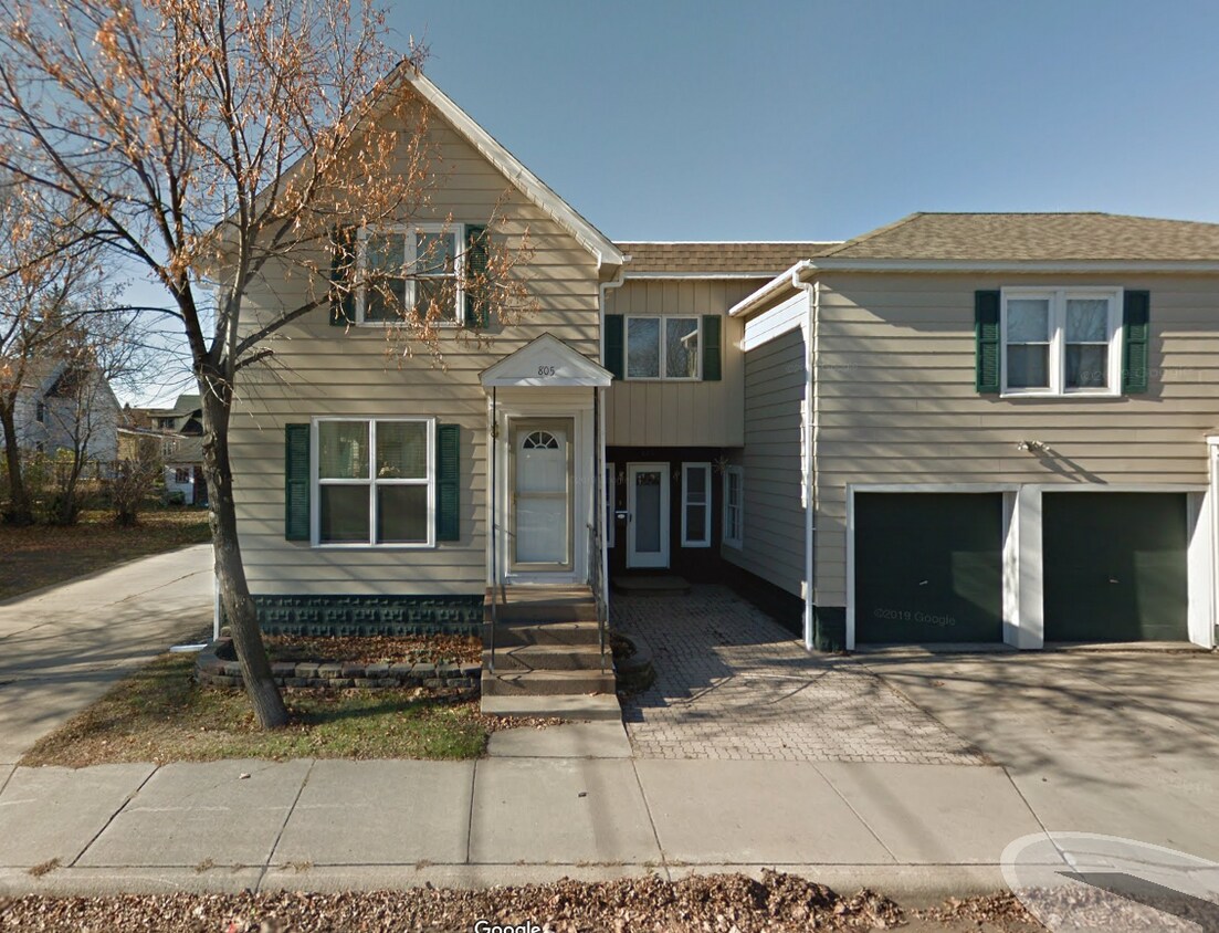 Primary Photo - 805 S 3rd Ave W