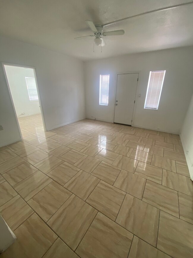 LR - 8910 Collins Ave