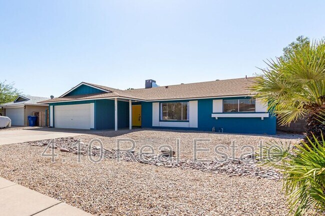 Building Photo - 1613 E Bell De Mar Dr