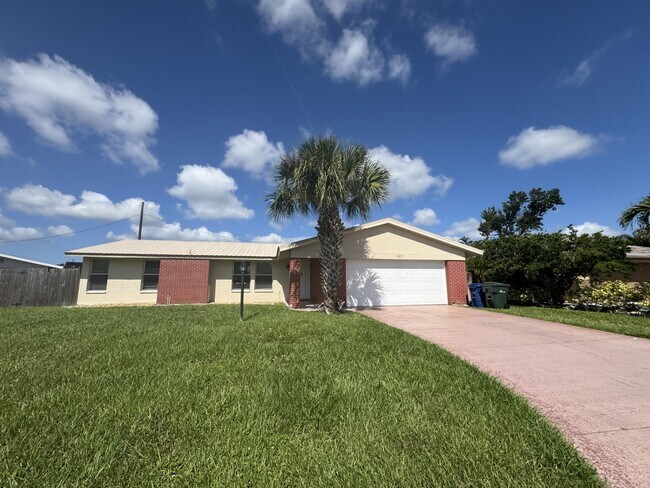 Building Photo - 129 Algiers Dr