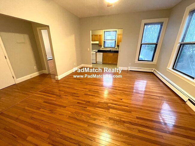 Building Photo - 14 Stearns Rd