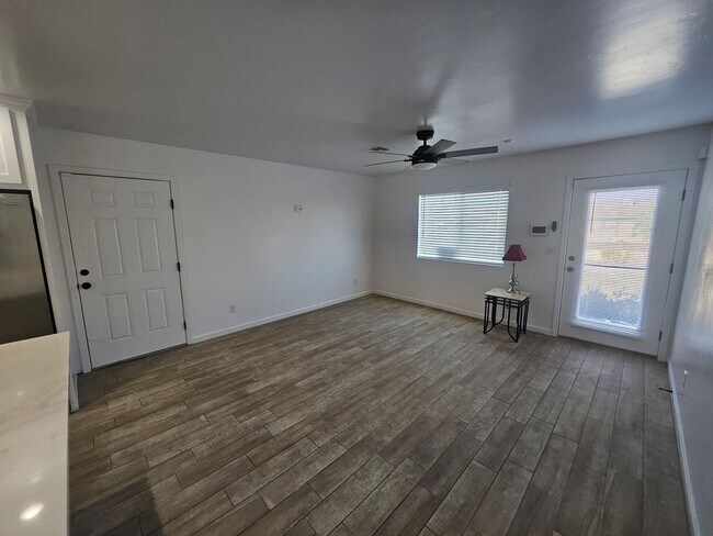Foto del edificio - 1st MONTH'S RENT FREE!!! 3 Bedroom Home Located in Bullhead City