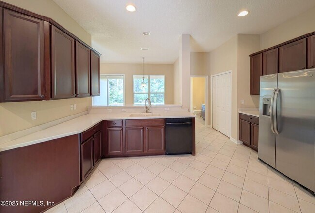 Foto del edificio - 5871 Brush Hollow Rd