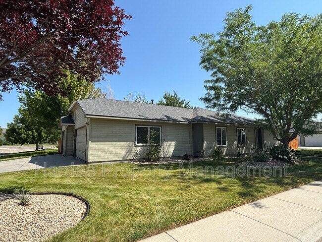 Building Photo - 2322 E Mugo St