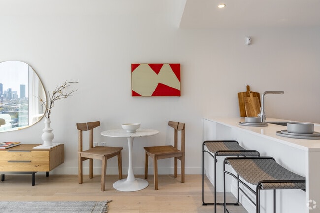 1 habitación, 1 baño - 555 pies cuadrados - Área de comedor - Halletts Point