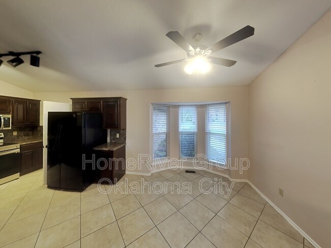 Building Photo - 2716 Creekview Terrace