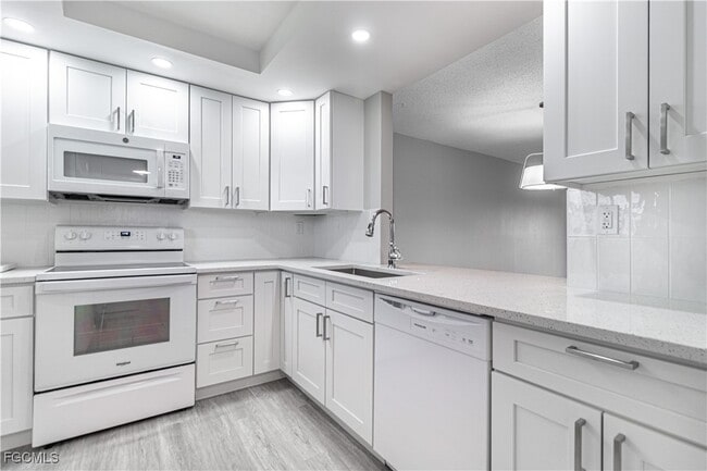 Building Photo - 6102 Augusta Dr