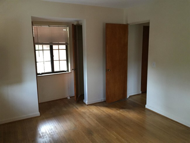 Foto del edificio - 2265 Sherwood Ave