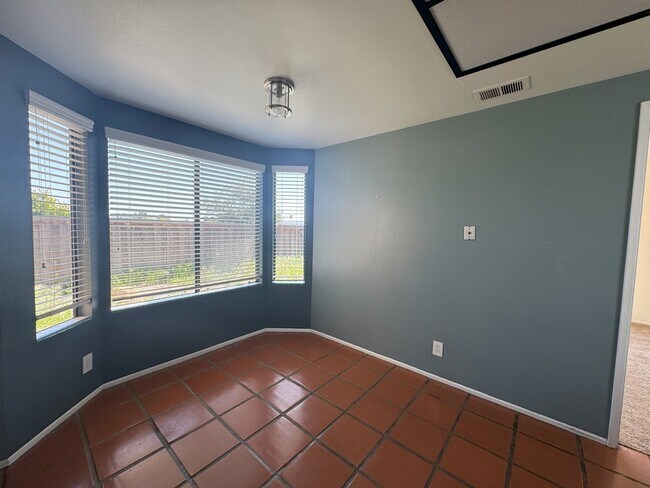 Foto del edificio - Air-conditioned split home in Country View...