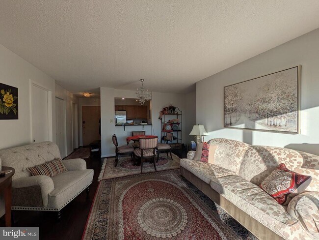 Foto del edificio - 2111 Wisconsin Ave NW