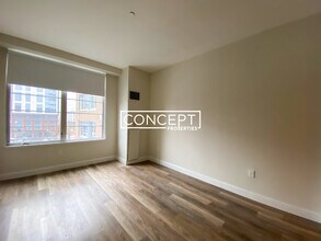 Building Photo - 160 E Berkeley St