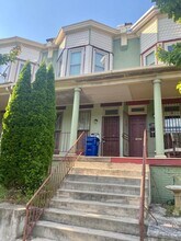 Building Photo - 304 E 28th St