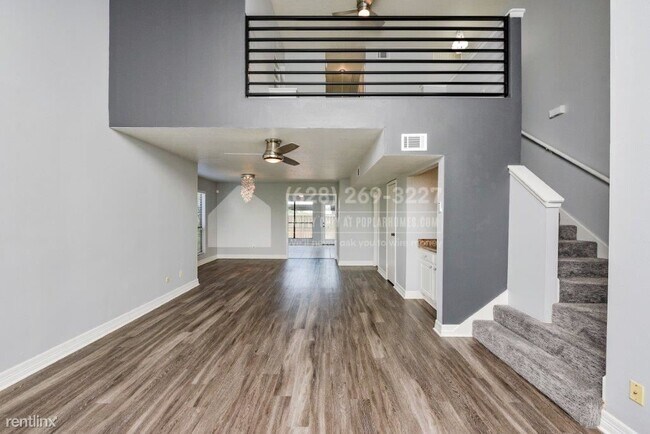 Building Photo - 2 br, 2 bath Townhome - 10811 Greenwillow ...