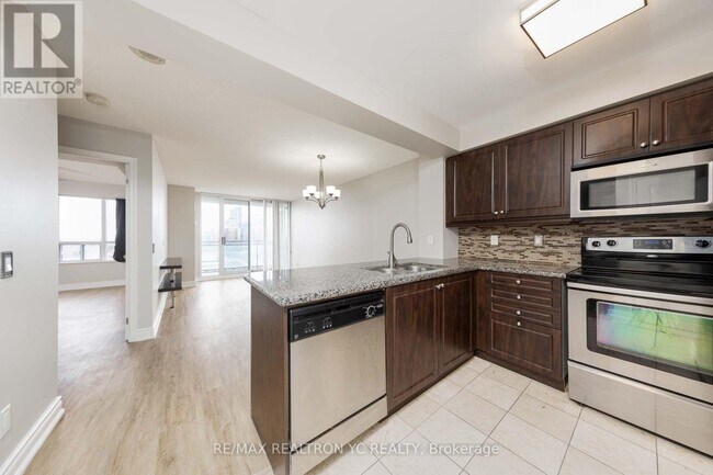 Building Photo - 310-310 Red Maple Rd