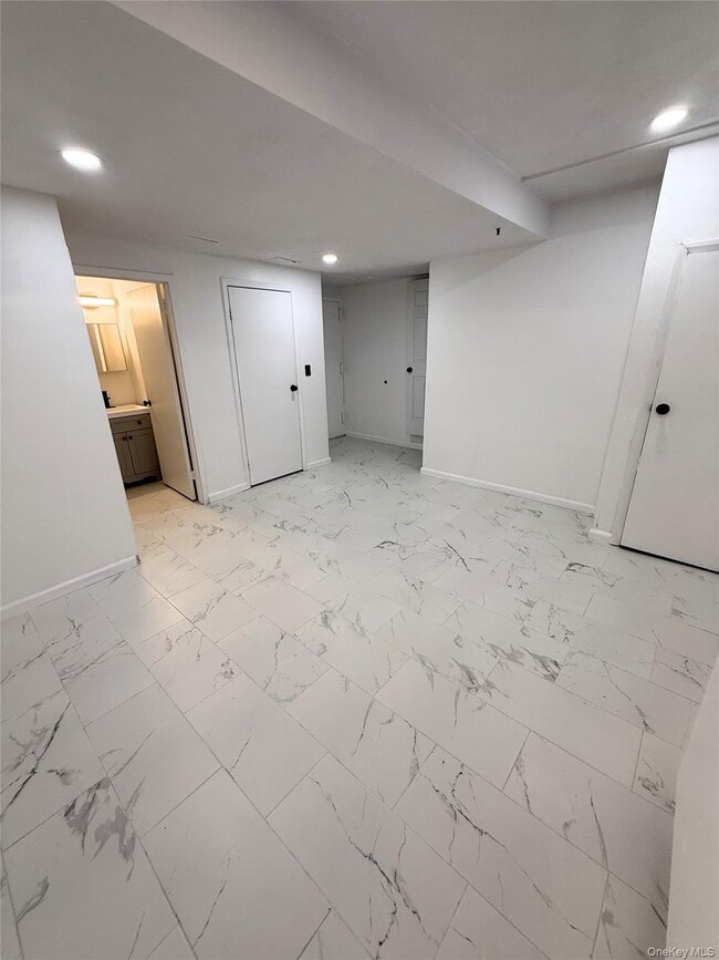 Building Photo - 3240 Netherland Ave
