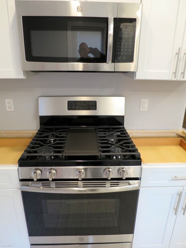 Foto del edificio - 3 br, 1 bath House - 35 Union Sq