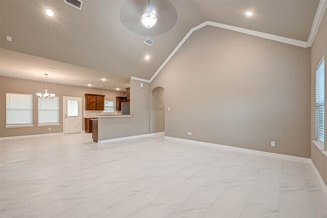 Foto del edificio - 421 N Amherst Dr