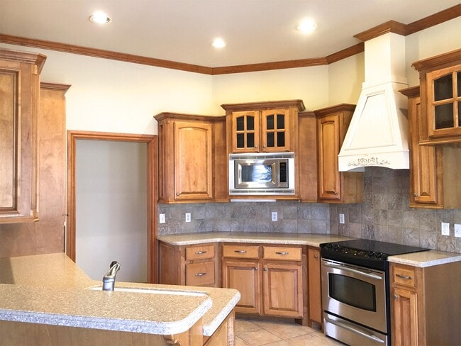 Building Photo - 813 W Windmill Ct