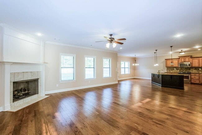 Foto del edificio - 65 Ridgefield Dr