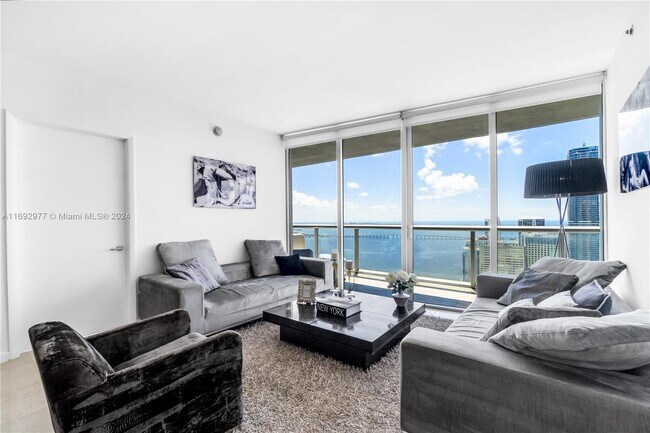 Building Photo - 495 Brickell Ave