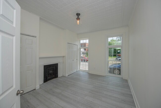 Building Photo - 49 Main St