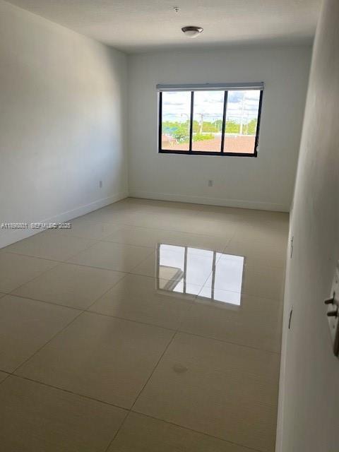 Foto del edificio - 885 E 1st Ave