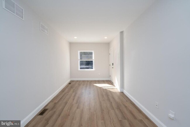 Building Photo - 3702 Claremont St