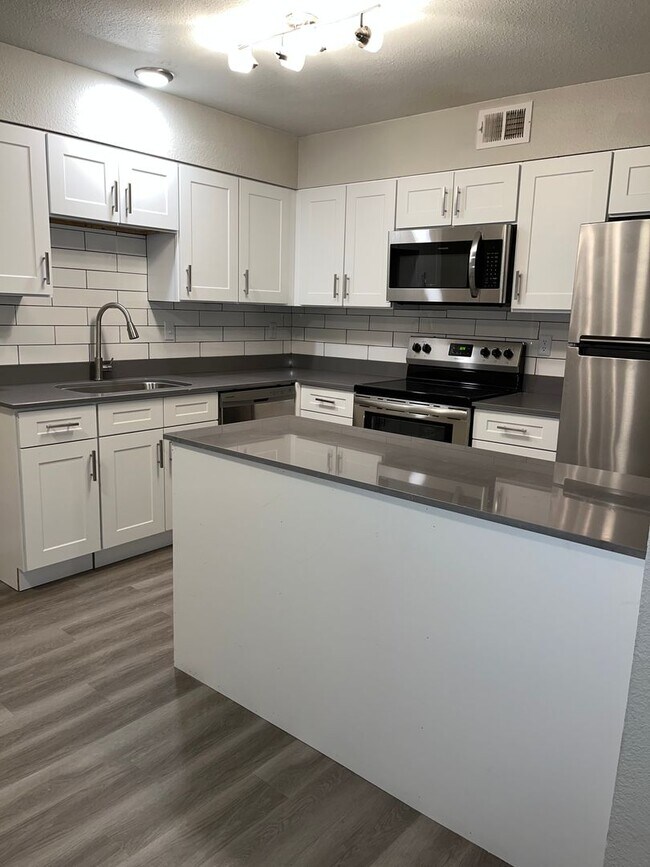 Tides on Duneville 5050 S Duneville St Las Vegas, NV