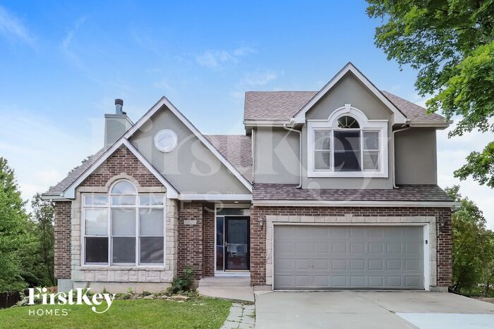 Foto principal - 1824 SW Pinecreek Ct