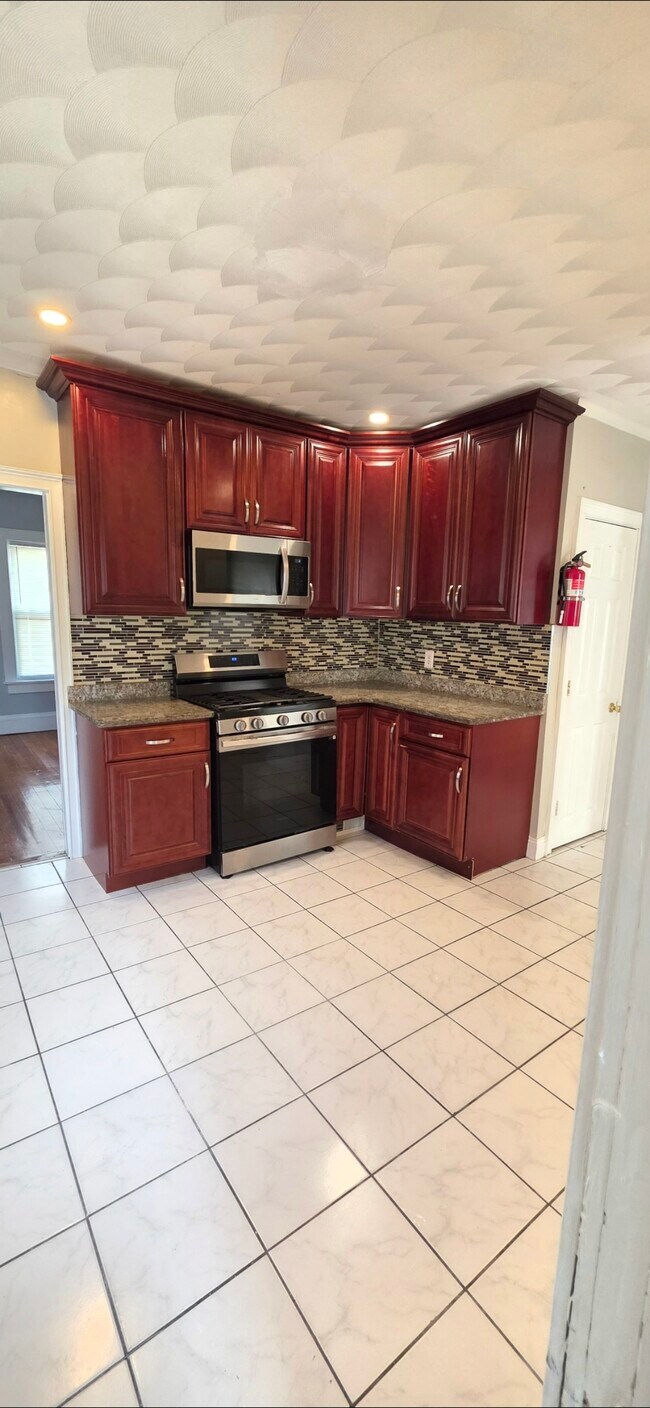 Building Photo - 194 Howard St