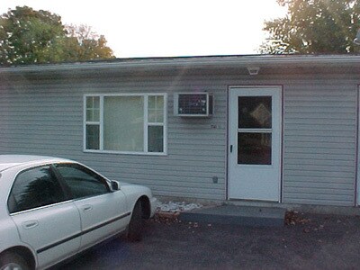 Entrada al 440 de White Ln., Apt. D - 441 White Ln