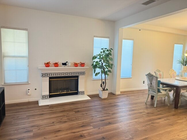 Building Photo - 1357 Bellavista Dr