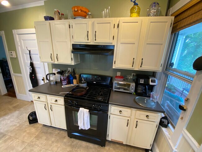 Building Photo - 10 Oswald St