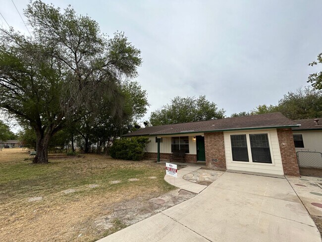 Foto del edificio - *COMING SOON* Tucked Away on a Cul-de-Sac | 3-Bedroom San Antonio Home!