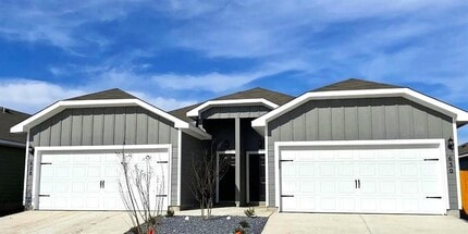 Building Photo - 3412 Seguin Rd