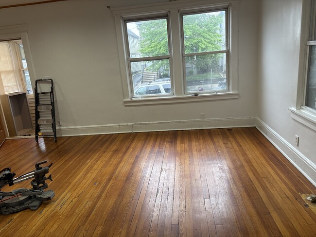 Building Photo - 744 Jackson Ave