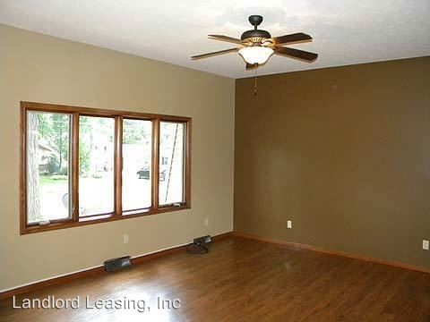 Building Photo - 4 br, 3 bath House - 823 Willow Hollow Ct