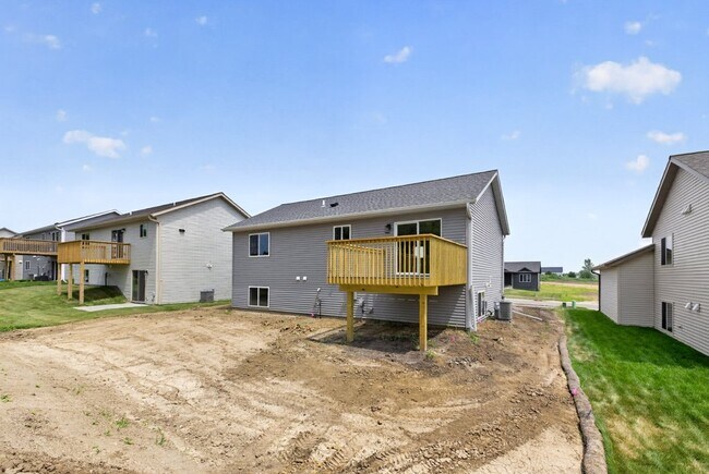 Foto del edificio - 6221 Cody Pl NW