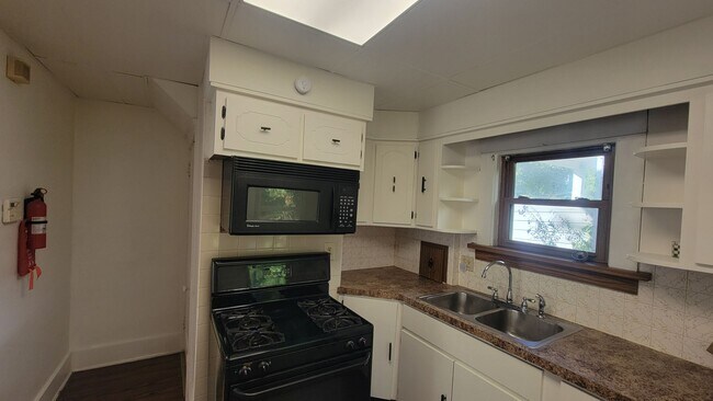 Foto del edificio - 421 E Thornton St