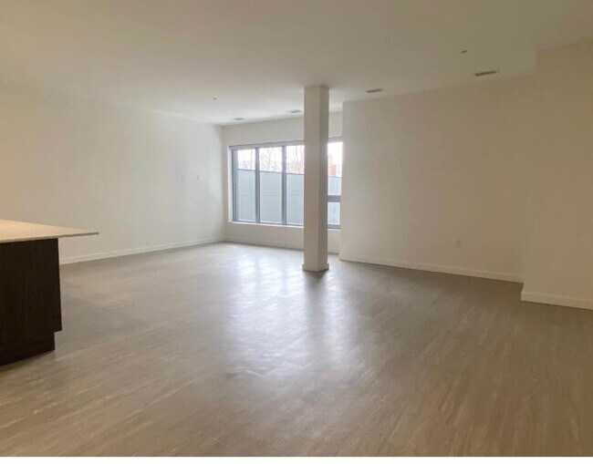 Photo du bâtiment - 5601-5601 Fenwick St