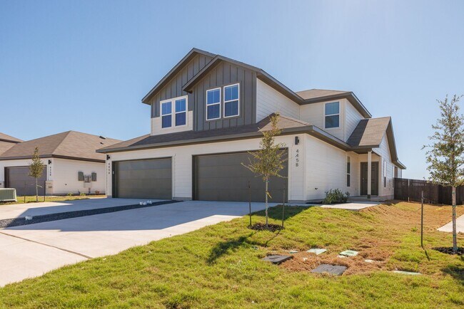Building Photo - ** 4 Weeks Free!!!** Brand New Modern Duplex in Buda with Premium Finishes and Spacious Yard!