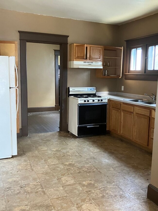 Building Photo - 432 2nd Ave