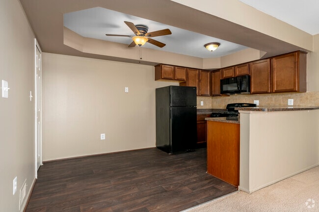 Updated 1BR, 1BA - 900SF - Kitchen/Dining Room - Sterling Heights Apartments