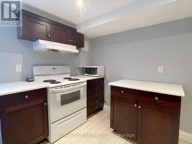 Building Photo - 1074 Upper Sherman Ave